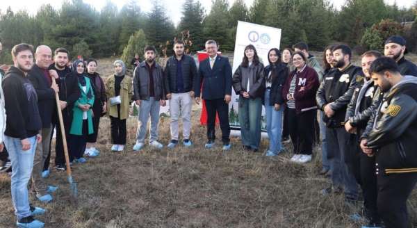 Kütahya Dumlupınar Üniversitesi'nde fidan dikim etkinliği