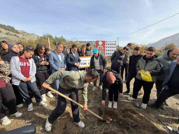 Uçak kazasında şehit olanların isimleri hatıra ormanında yaşayacak.