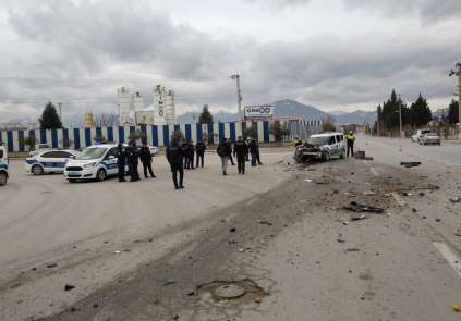 Denizli'nin Merkez Efendi ilçesi Hacı Eyüplü Mahallesi'nde çöp toplama kamyonuyl