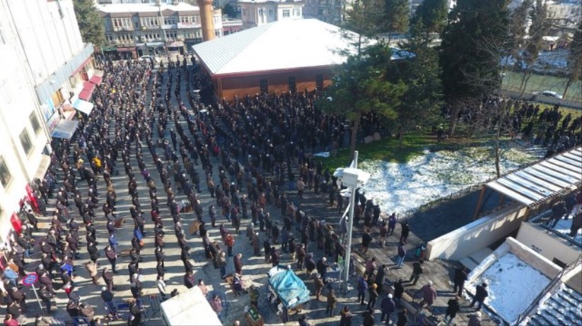 Bakan Kasapoğlu, Samsun'da cenaze törenine katıldı