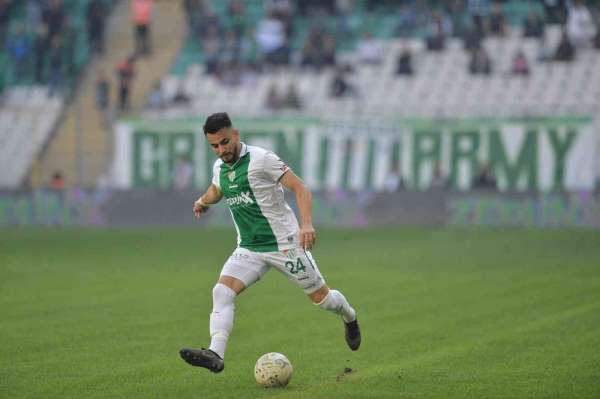 Bursasporlu futbolcu Kerem Kök'ün ayak bileğinde kırık tespit edildi