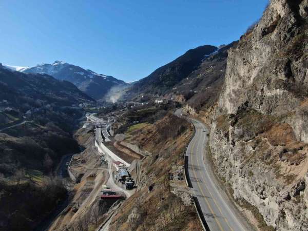 Dünyanın üçüncü, Avrupa'nın en uzun çift tüp karayolu tünelinde sona doğru