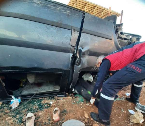 Mardin'de hafif ticari aracın kontrolden çıkması sonucu meydana gelen trafik kazasında çok sayıda ölü ve yara