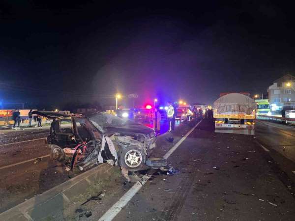 Sakarya'da 2 gencin öldüğü kazayla ilgili kamyon sürücüsü tutuklandı