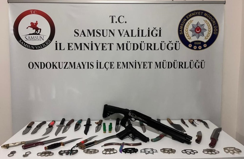 Samsun'da ruhsatsız silah ele geçirildi