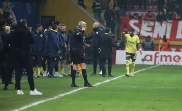 Fenerbahçe derbi öncesi 2 oyuncusunu kaybetti