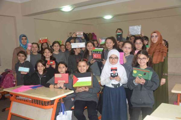 Öğrenciler kumbara yapıp harçlık biriktirdi, Filistin'e destek oldu