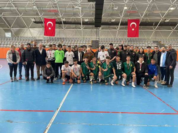 Bayburt'ta gençler futsal müsabakaları sona erdi