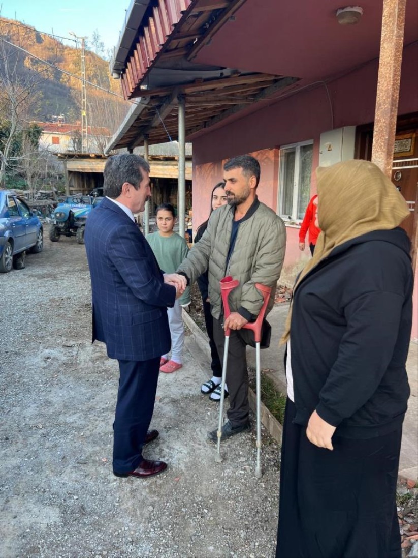 Samsun Valisi Tavlı'dan ahşap oyuncak üreten genç çifte takdir