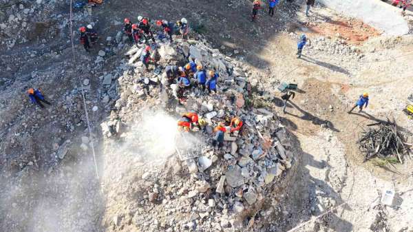 Ordu'da gerçeğini aratmayan deprem tatbikatı