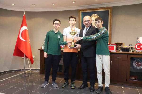 Turgutlu Belediyespor'da kupa sevinci