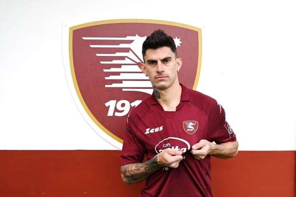 Fenerbahçe'nin eski futbolcusu Perrotti, Salernitana'ya transfer oldu