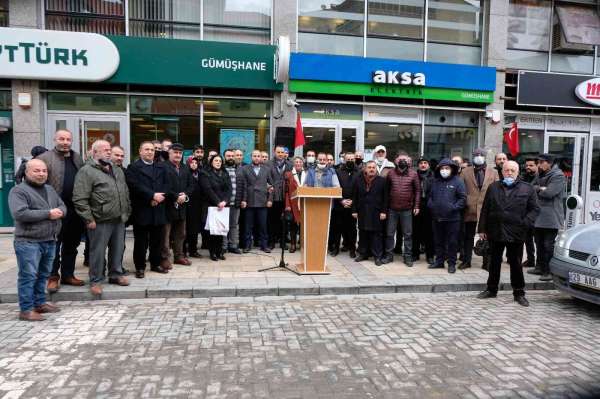 Gümüşhane'de esnaf, elektriğe gelen zamma Aksa Elektrik önünde yaptıkları basın açıklaması ile tepki gösterdi
