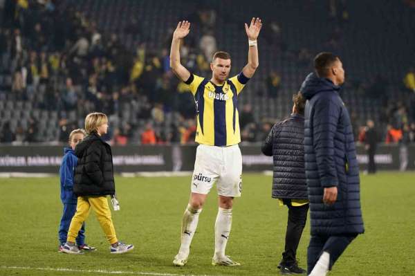 Edin Dzeko, 12. golüne ulaştı