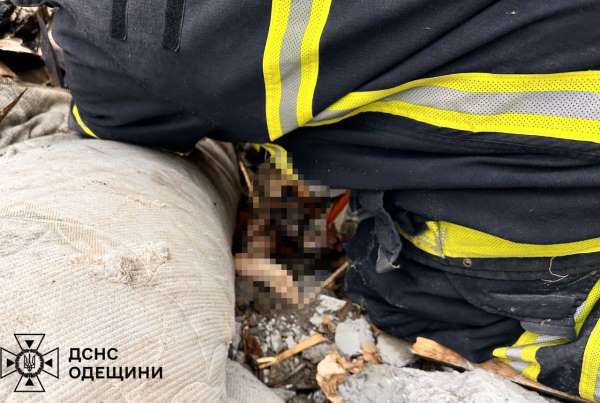 Rusya'nın Odessa'da apartmana düzenlediği saldırıda can kaybı 6'ya yükseldi