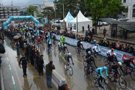 Cumhurbaşkanlığı Bisiklet Turu Bursa-Kartepe ayağı start aldı 