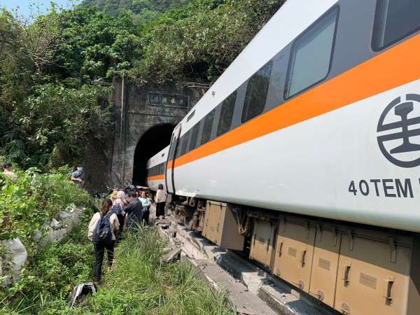 Tayvan'daki tren kazasında can kaybı 51'e yükseldi