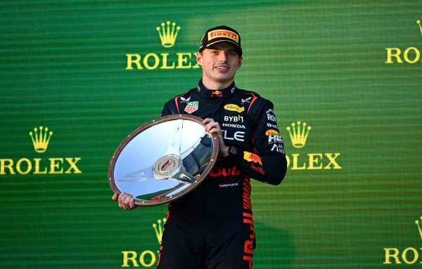 Avustralya Grand Prix'sinde kazanan Max Verstappen
