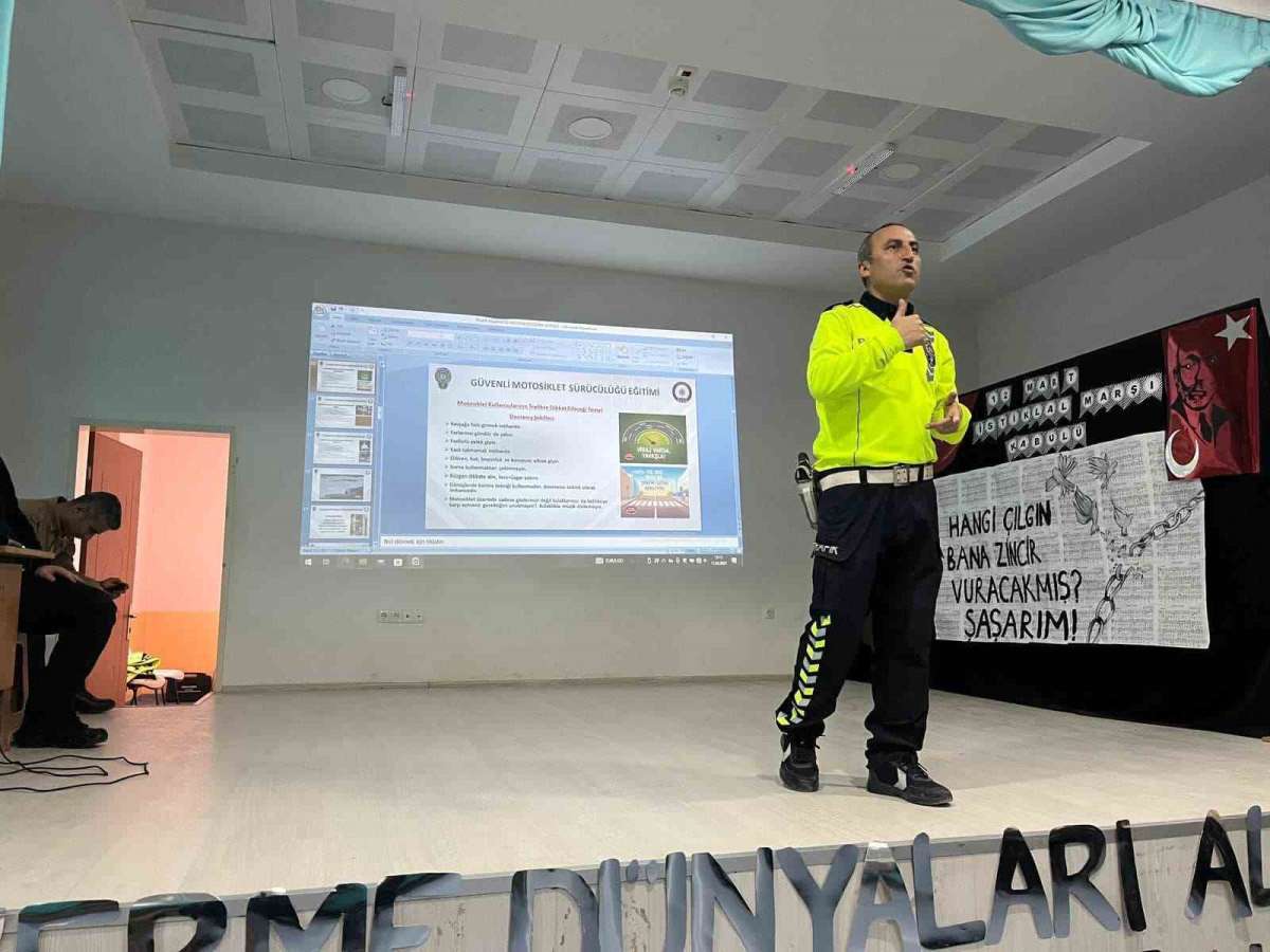 299 öğrenci trafik güvenliği eğitimleri ile gençlere farkındalık kazandırılıyor