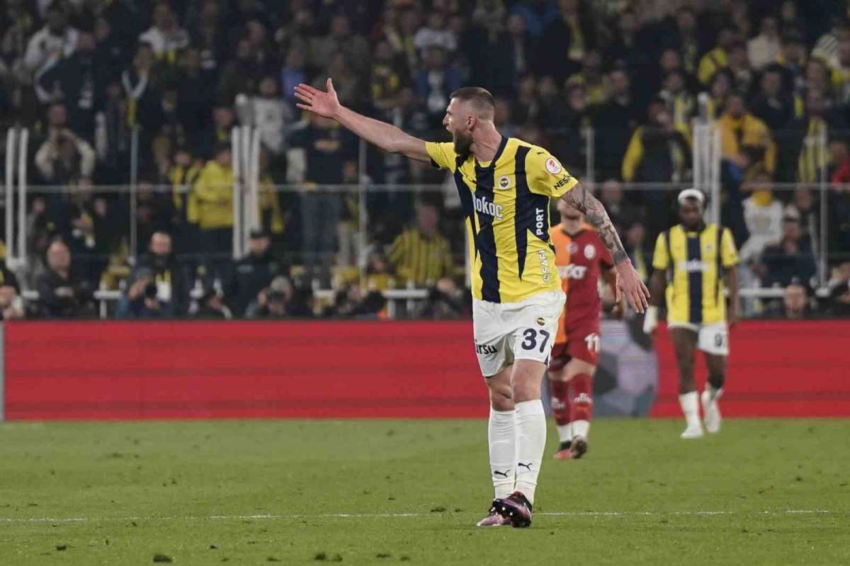 Fenerbahçe, bu sezonki 4 derbisini de kazanamadı