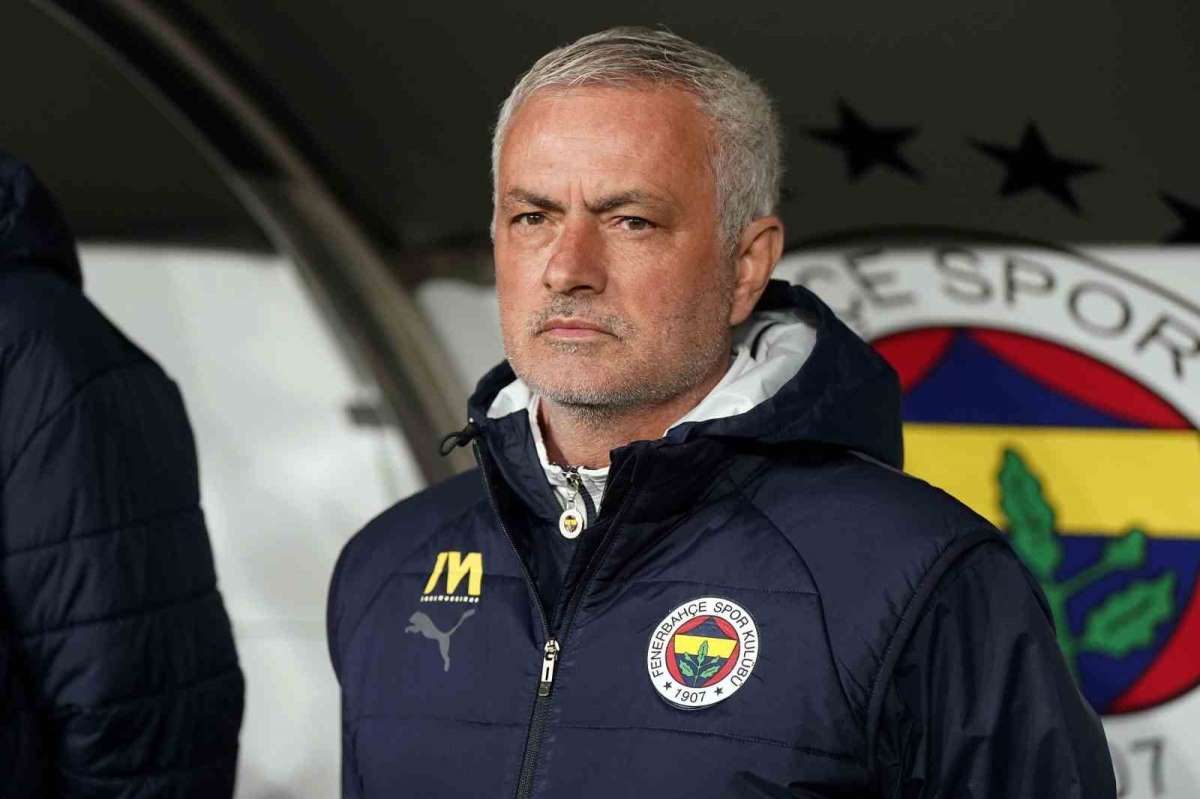 Jose Mourinho'dan Galatasaray derbisinde 2 değişiklik