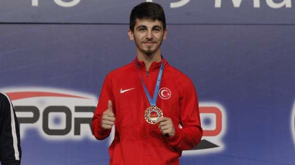 Darıcalı karateci, İstanbul'dan altın madalya ile döndü 