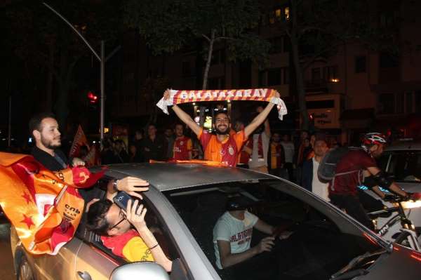 Afyonkarahisar'da Galatasaray'ın şampiyonluğu çoşkuyla kutlandı 
