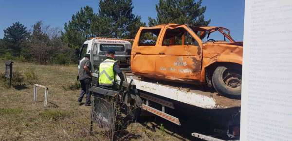 Trafik kazalarına hasarlı araçla dikkat çekiliyor - Kastamonu haber