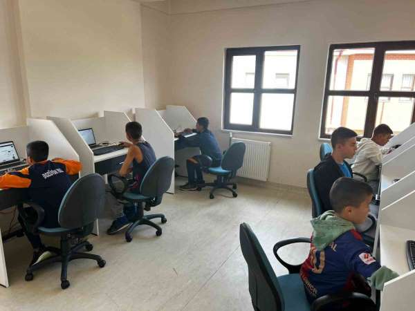 Bozüyük Çocuk Evleri Sitesi'nde 'Bilgisayar sınıfı' kazandırıldı
