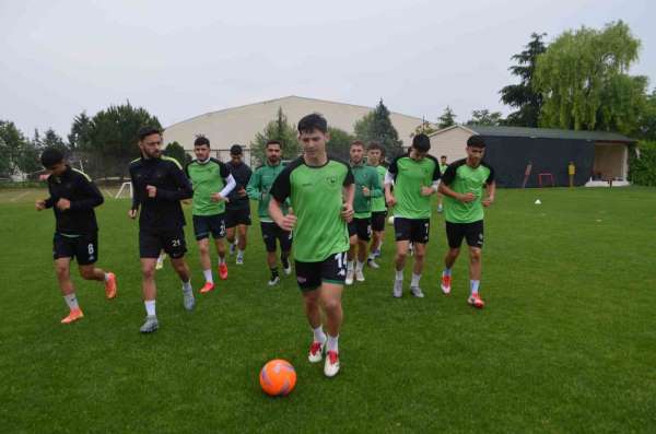 İlk 8'e kalan Denizlispor U16 şampiyonluk için çalışıyor