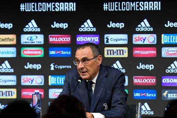 Juventus'ta Maurizio Sarri resmi imzayı attı 