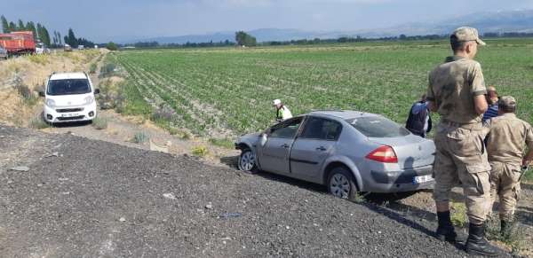 Pasinler'de trafik kazası: 2 yaralı