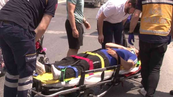 Kırmızı ışıkta aniden durunca kaza yaptı: Motosikletli ağır yaralandı - İstanbul haber