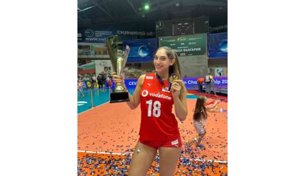 Aydın Büyükşehir Belediyesi Kadın Voleybol Takımı'na pasör çaprazı takviyesi