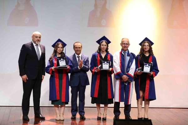 SANKO Üniversitesi'nde mezuniyet coşkusu