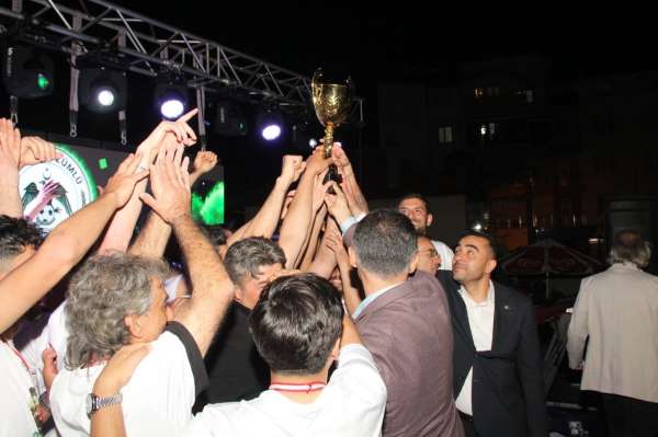 BAL'a yükselen Üzümlüspor'da şampiyonluk coşkusu