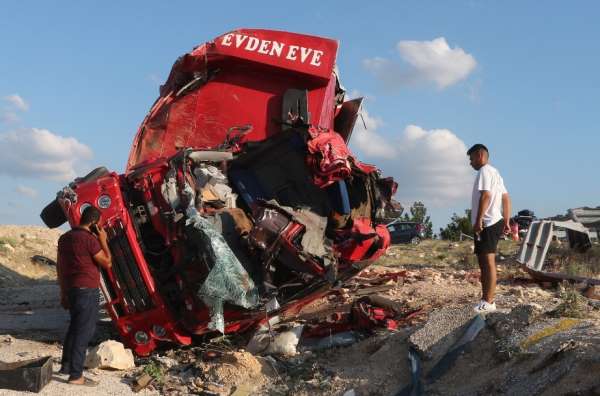 Mersin'deki kazada ölen 4 kişinin kimliği belli oldu