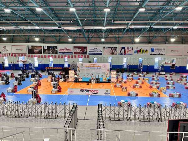 Büyükşehir'den Amatör Spor Kulüplerine 10 Milyon TL'lik Malzeme Desteği