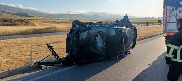 Merzifon'da traktör ve araç çarpıştı: 1 ölü, 4 yaralı