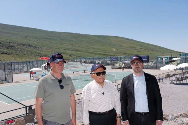 Erciyes'te 52 ülkeden bin tenisçi Dünya Tenis Turu'nda ter döktü
