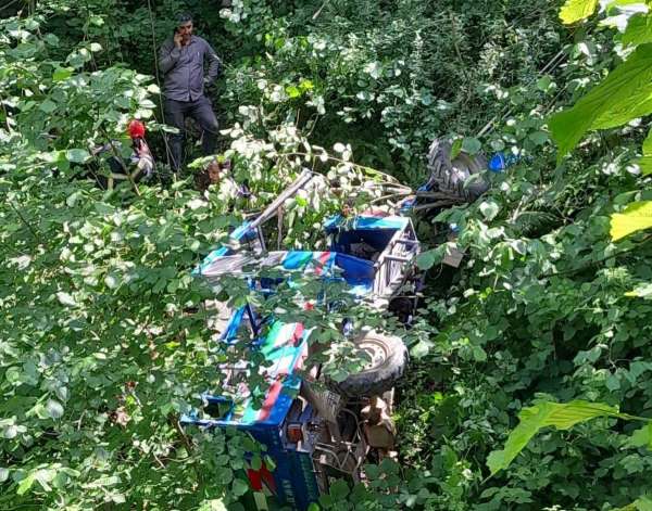 Ordu'da devrilen patpatın sürücüsü hayatını kaybetti