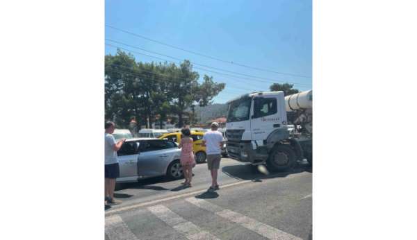 Ortaca'da zincirleme trafik kazası