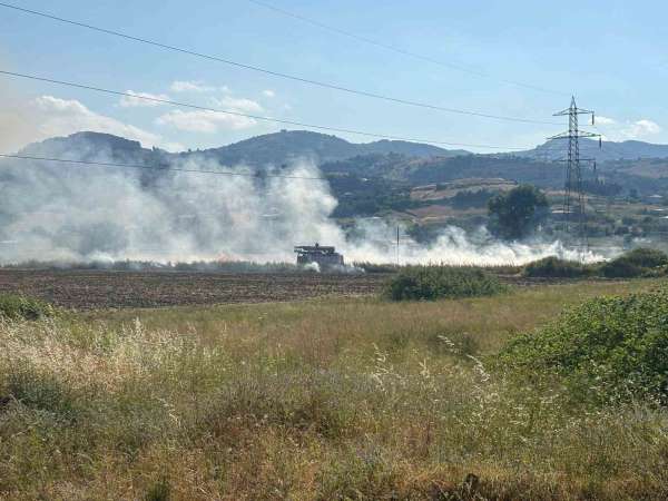 Samsun'da samanlık alanda çıkan yangın söndürüldü