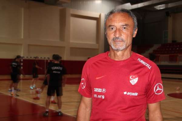 Futsal A Milli Takımı Yalova'da kampa girdi 