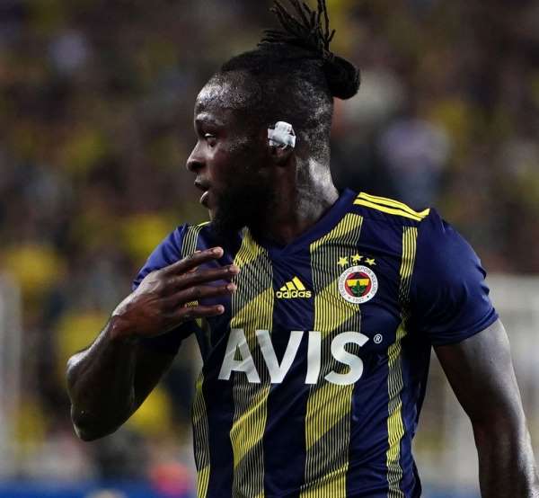 Fenerbahçe'nin Gazişehir Gaziantep ile oynadığı maçta sakatlanan Victor Moses'ın