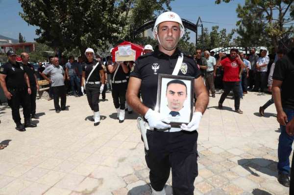 Şehit polis memuru memleketi Hatay'da toprağa verildi
