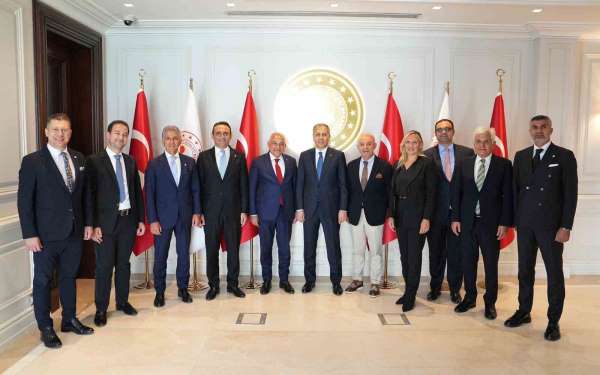 TFF Başkanı Mehmet Büyükekşi'den, İçişleri Bakanı Ali Yerlikaya'ya ziyaret