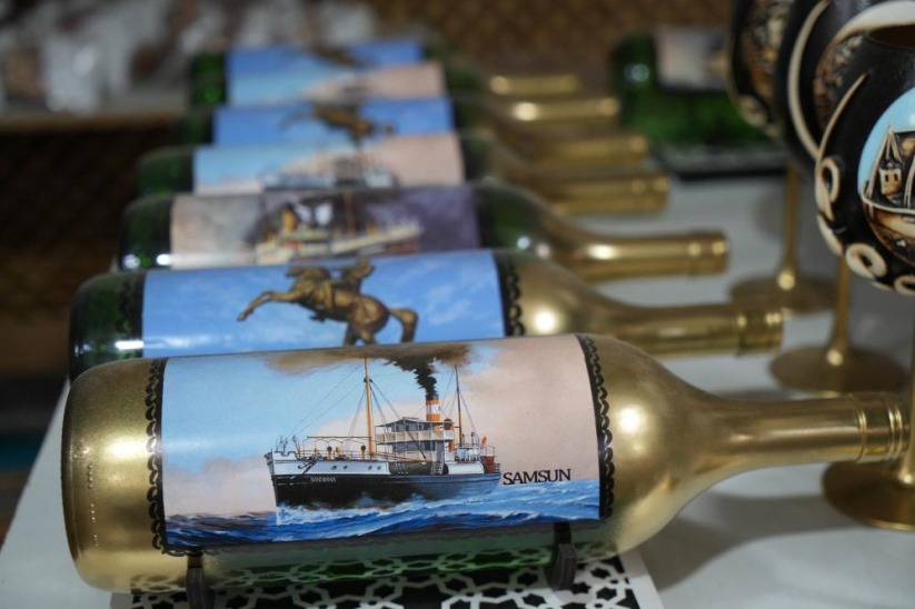 5 TL'ye aldığı atık şişeleri Avrupa'ya 50 euroya satıyor