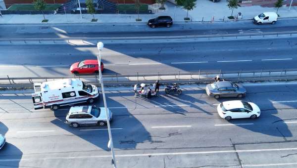 Büyükçekmece E-5'te trafiği kilitleyen kaza