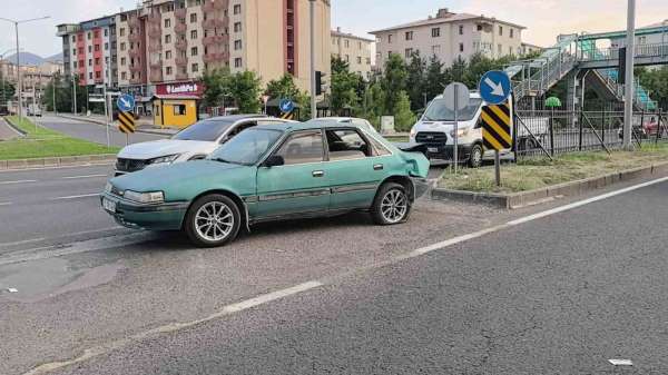 Erzurum'da zincirleme trafik kazası: 3 yaralı